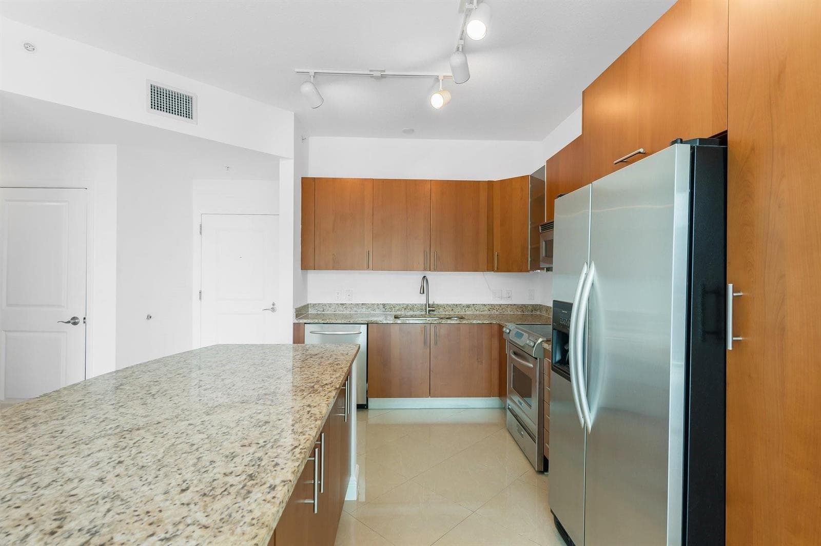 1945 S Ocean Drive 307 photo 4