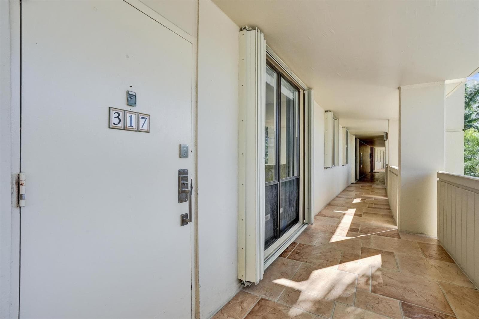 132 Lakeshore Drive 317 photo 4