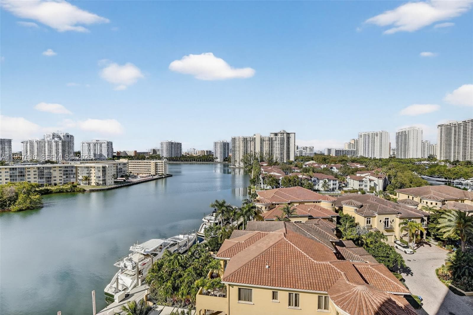 1000 W Island Blvd 1009 photo 16