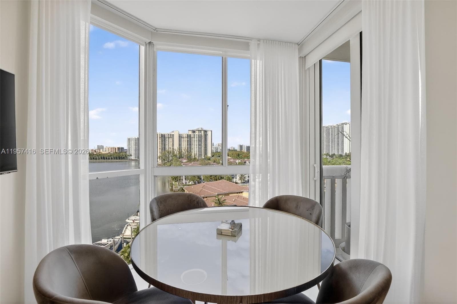 1000 W Island Blvd 1009 photo 11