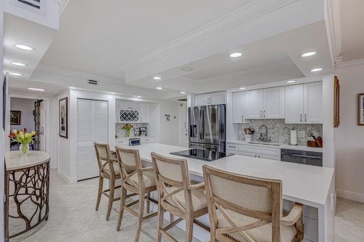 5440 N Ocean Drive 1502 photo 6