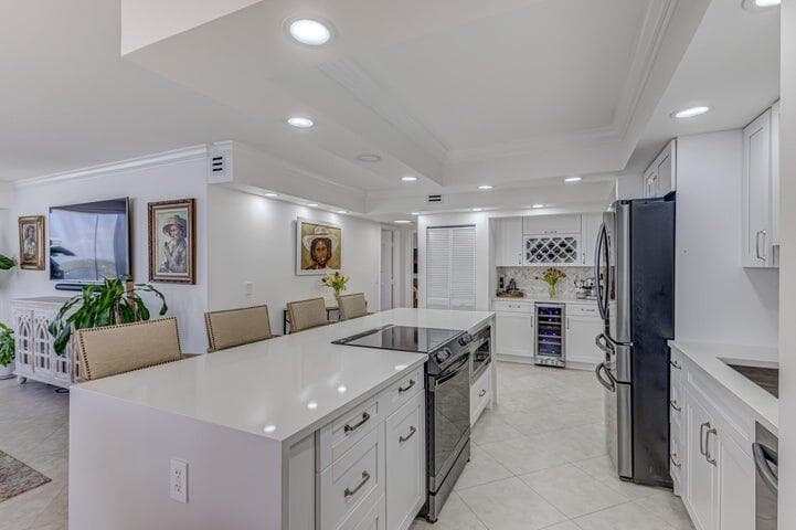 5440 N Ocean Drive 1502 photo 3