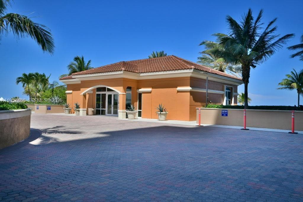 2080 S Ocean Dr 303 photo 6
