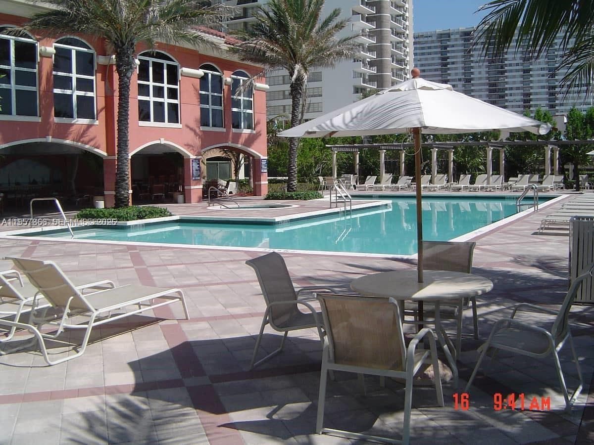 2080 S Ocean Dr 303 photo 11
