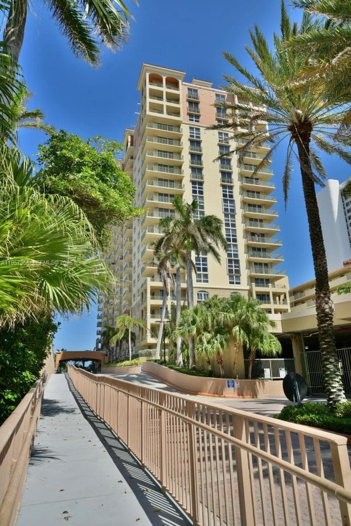 2080 S Ocean Dr 303 photo 4