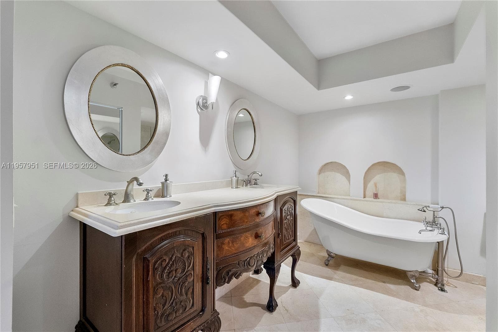 3500 Mystic Pointe Dr 1407 photo 11