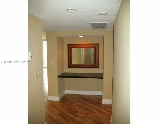 19390 Collins Ave 1220 photo 5