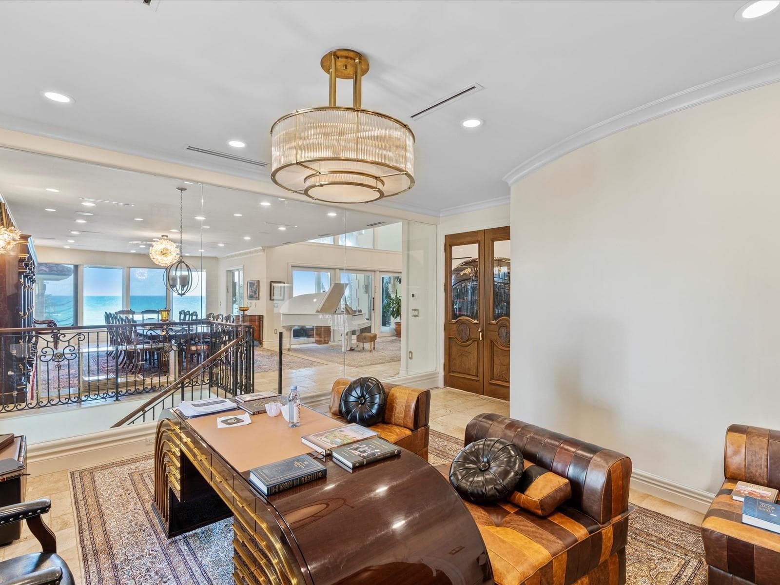 555 Ocean Boulevard photo 14
