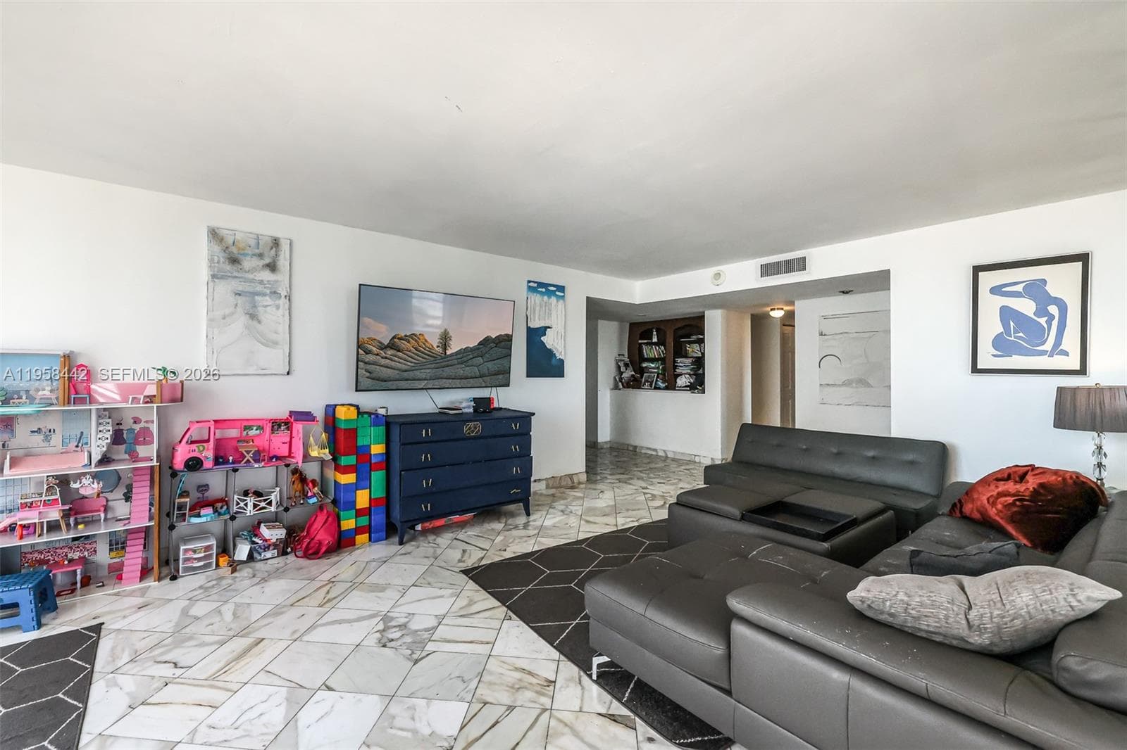 230 174th St 1404 photo 7