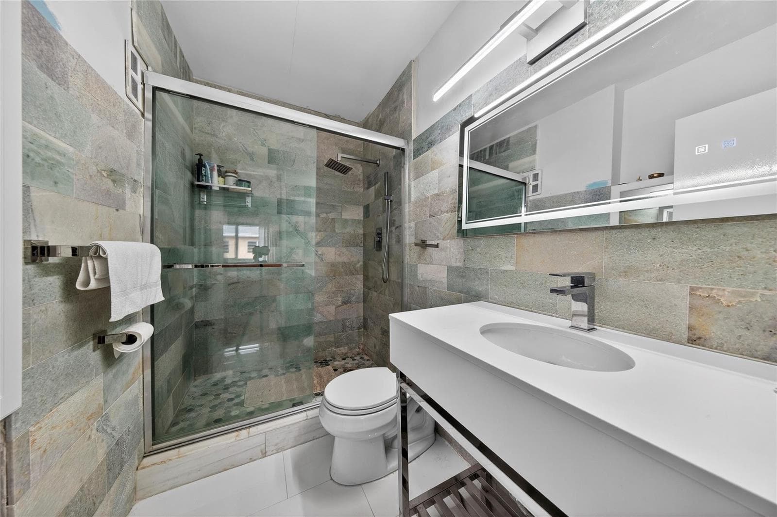 1510 SE 15th Street 310 photo 24