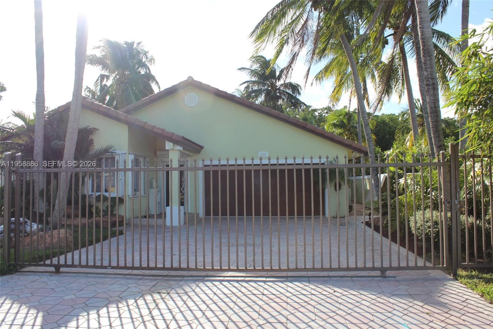 4465 SW 38th Ter photo 1