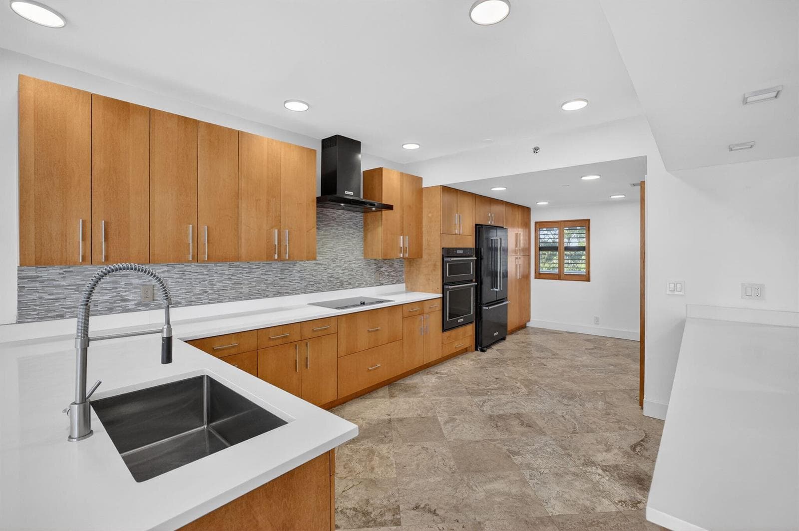 1035 S Federal Highway 402 photo 14
