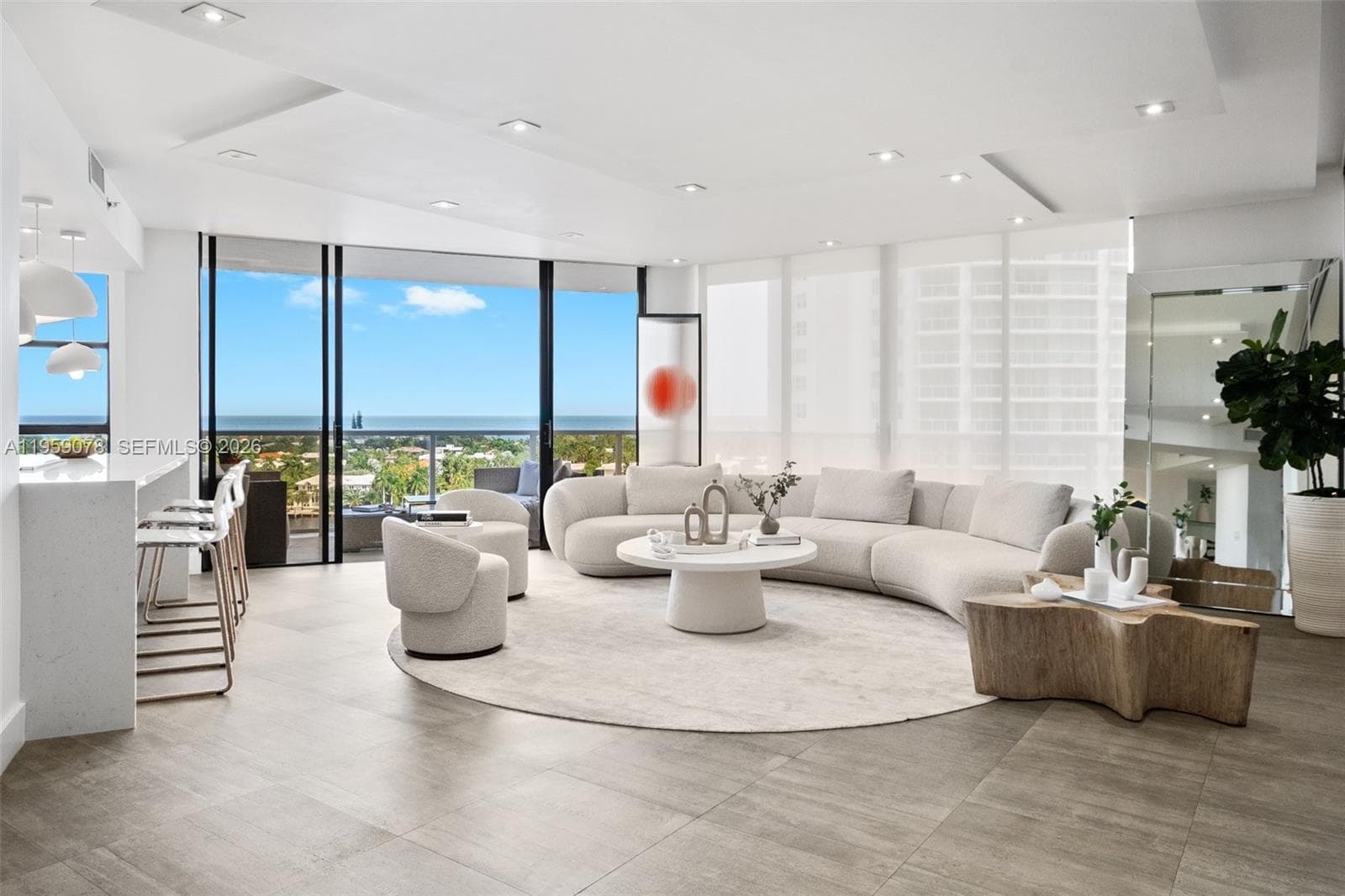 20281 E Country Club Dr 808 photo 14