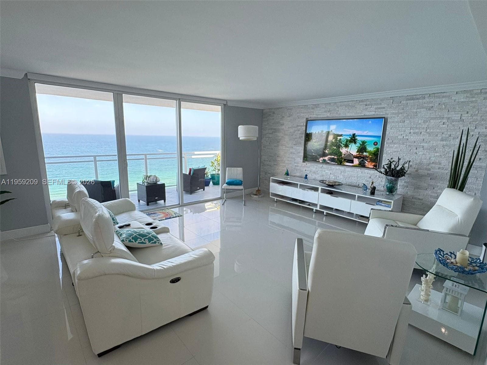 2030 S Ocean Dr 1812 photo 1