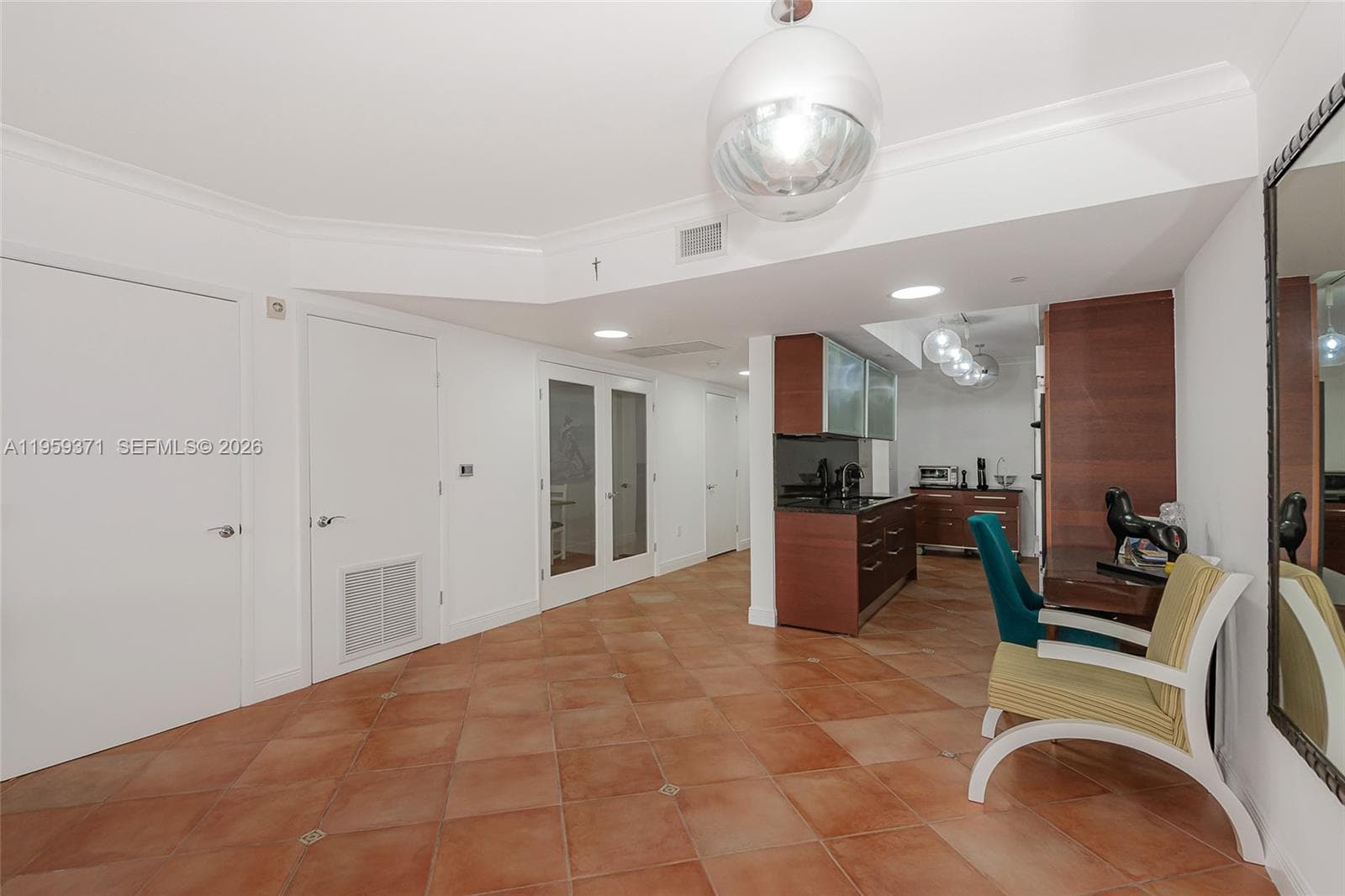 1850 S Ocean Dr 408 photo 6