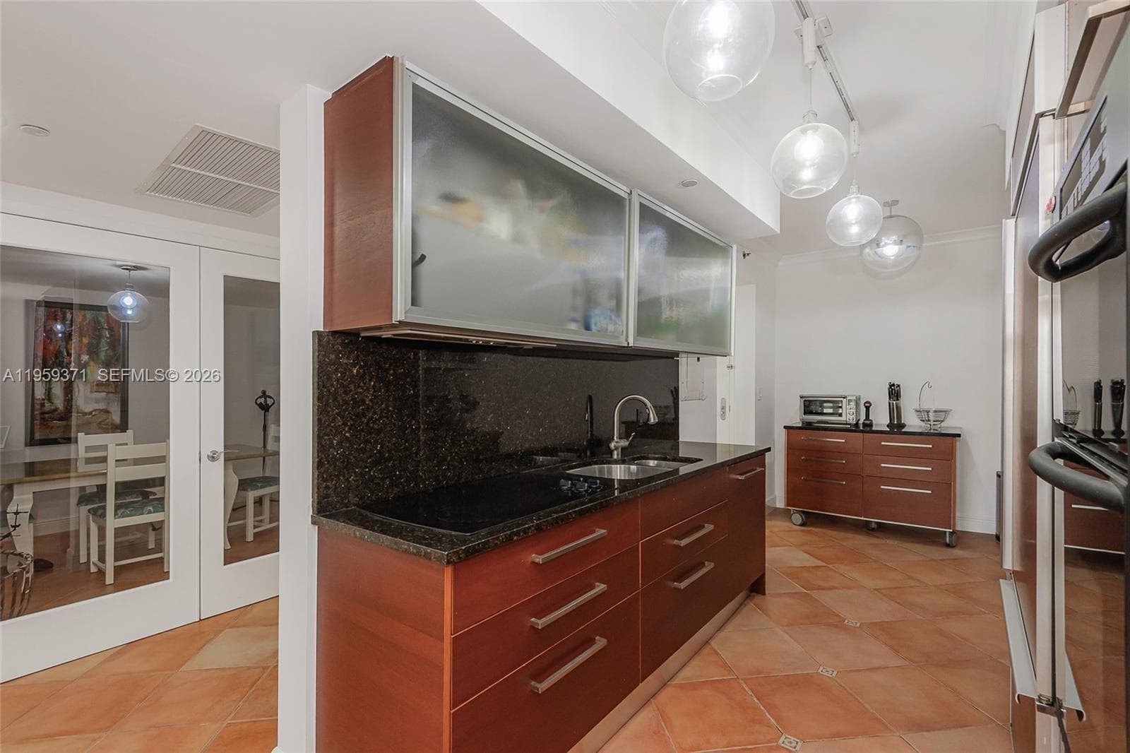 1850 S Ocean Dr 408 photo 9