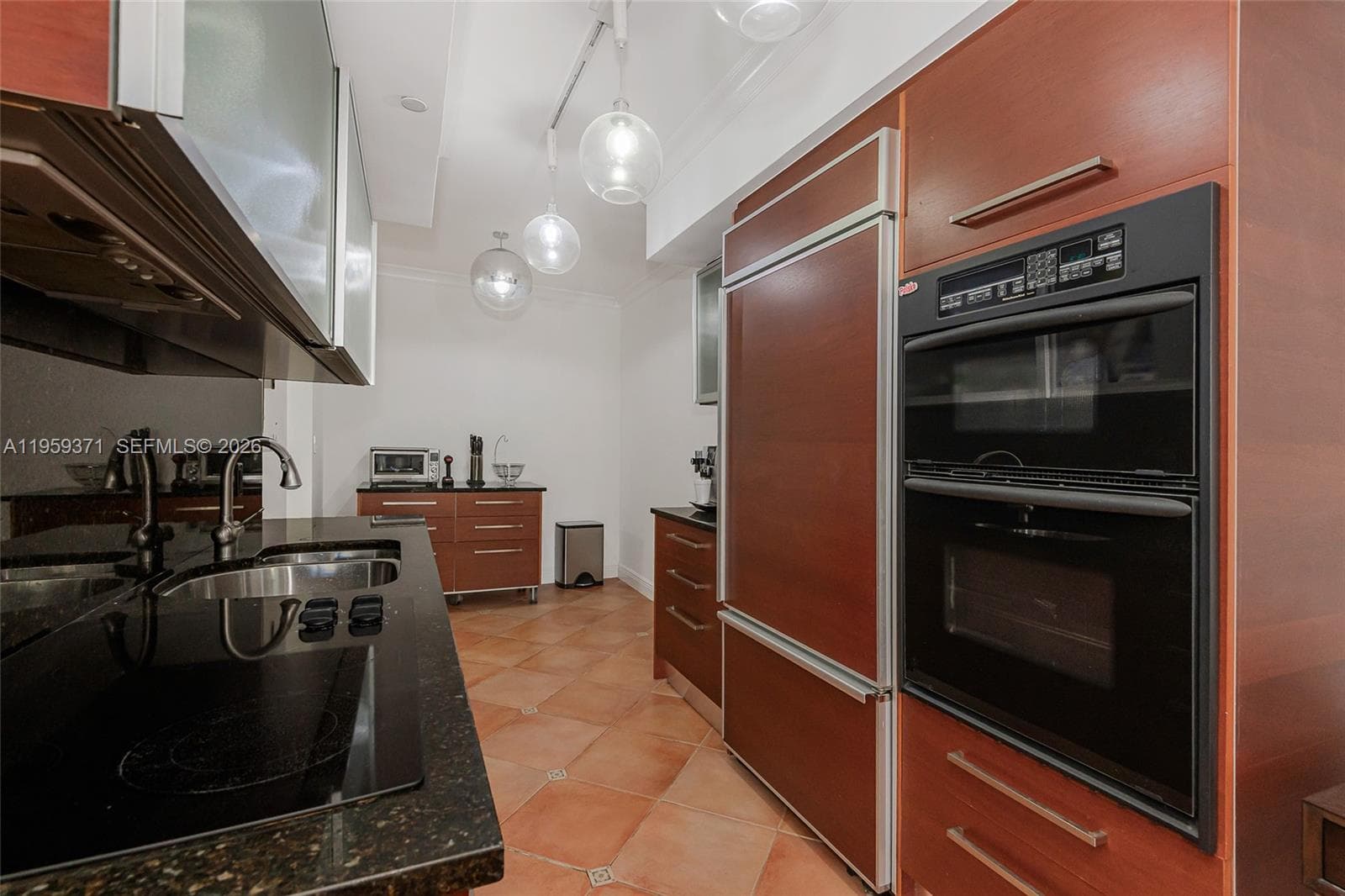 1850 S Ocean Dr 408 photo 8