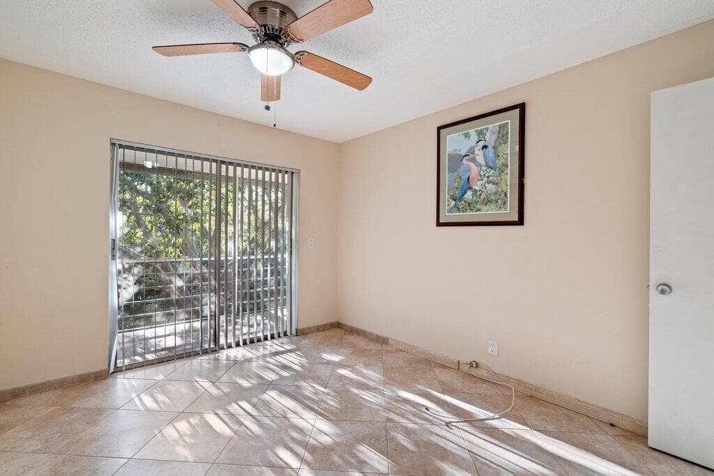 56 Windsor C photo 23