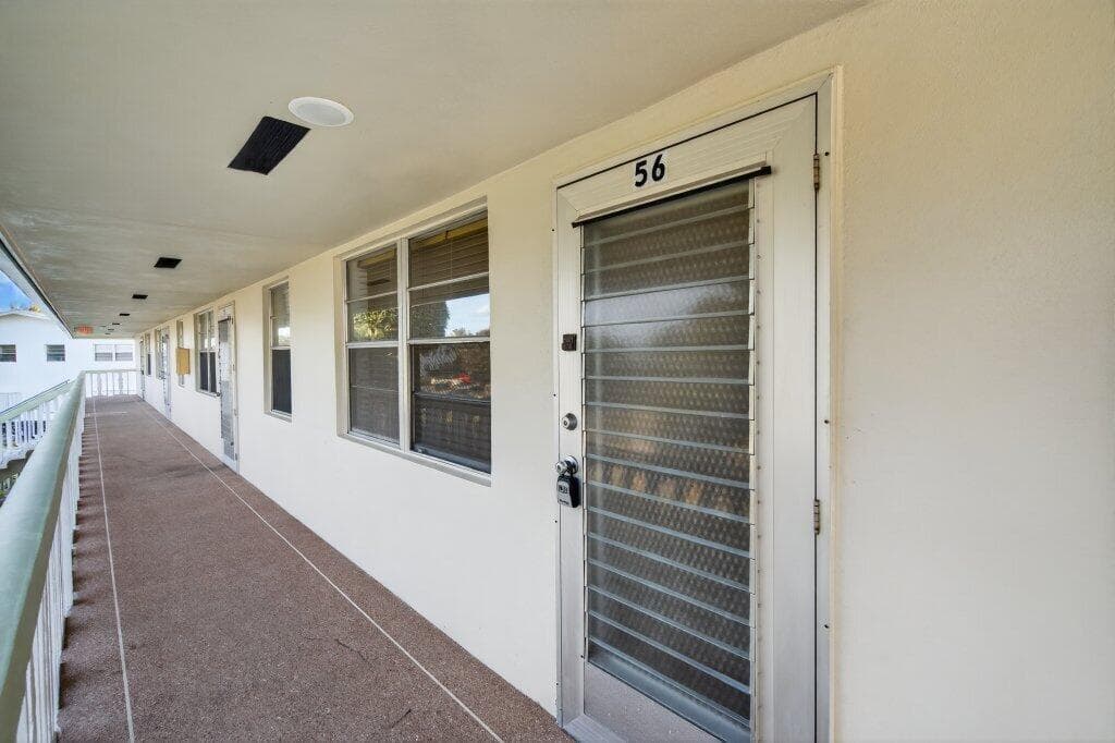 56 Windsor C photo 2