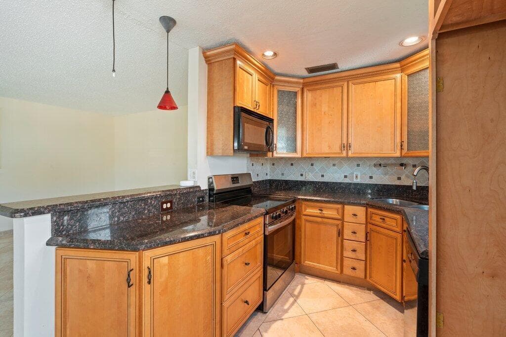 56 Windsor C photo 6
