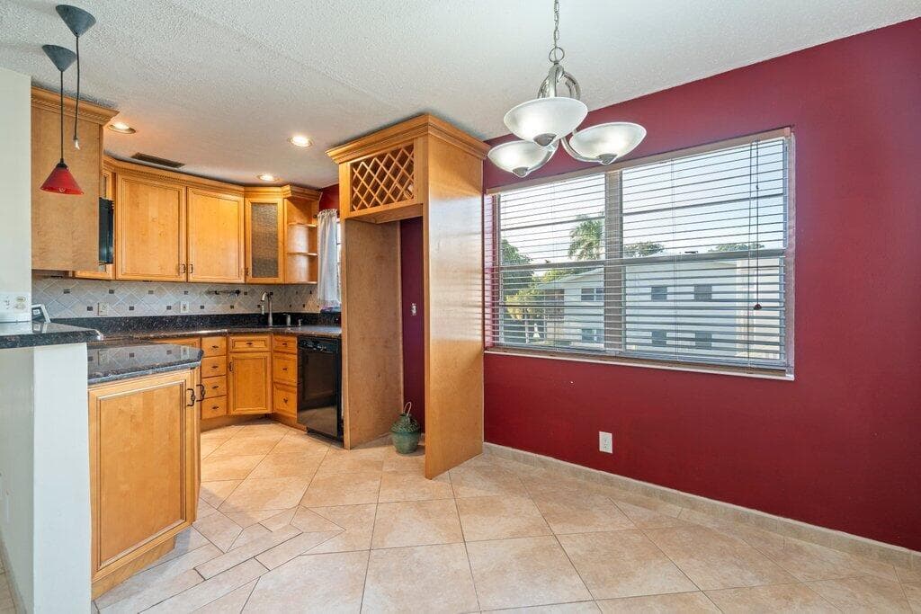 56 Windsor C photo 9
