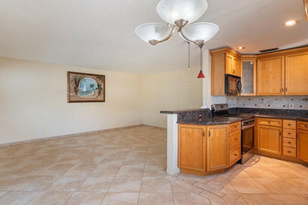 56 Windsor C photo 11