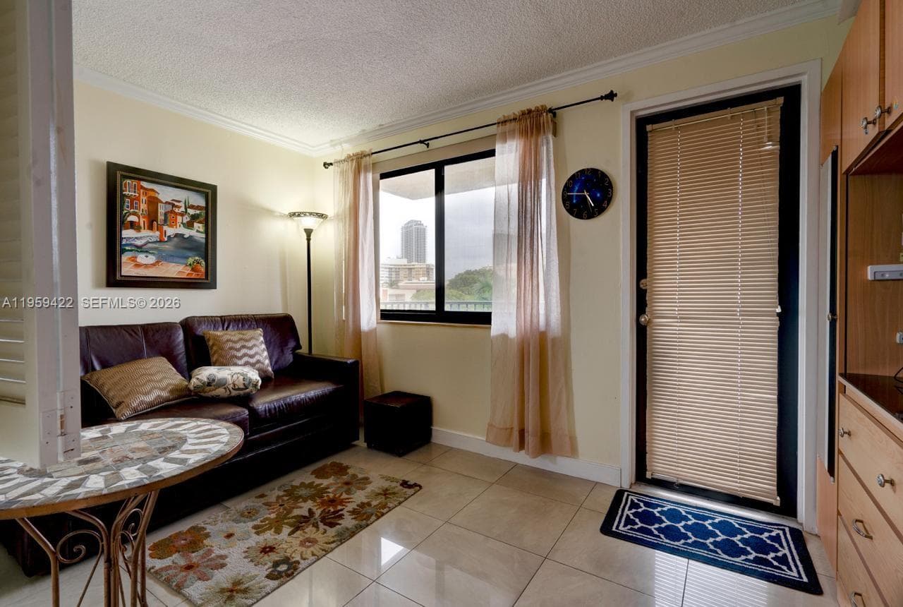 301 Golden Isles Dr 502 photo 21