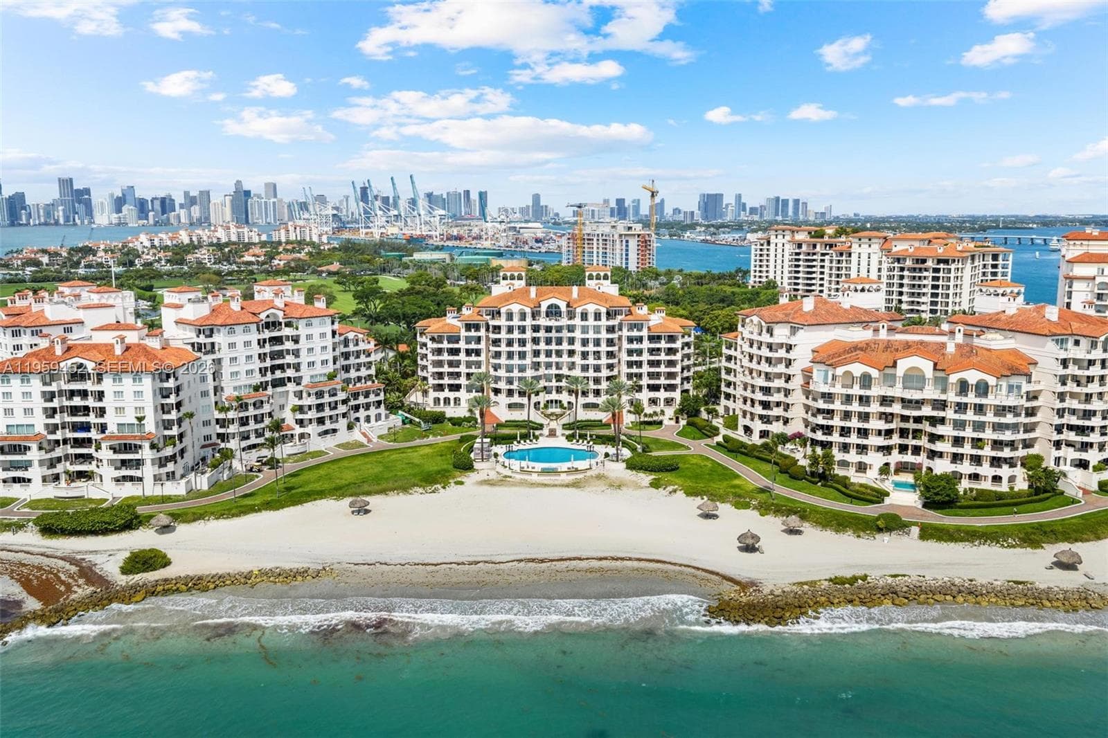 7600 N Fisher Island Dr 7662 photo 2