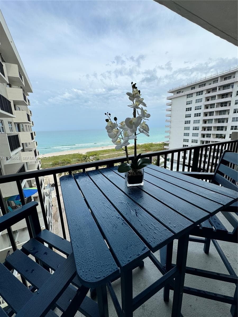 9273 Collins Ave 810 photo 2