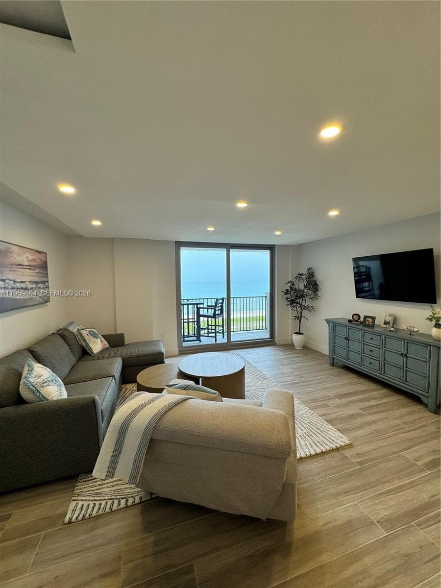 9273 Collins Ave 810 photo 1