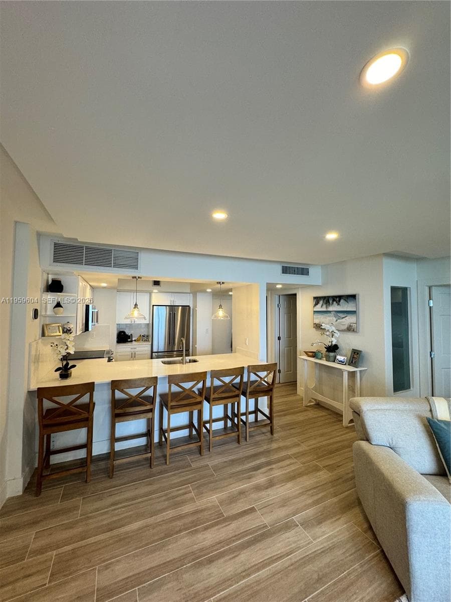 9273 Collins Ave 810 photo 5