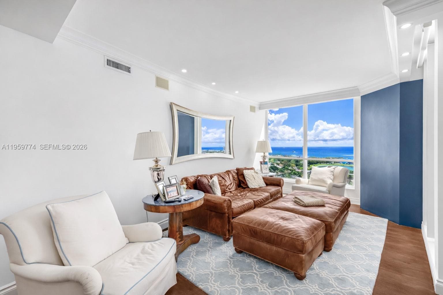 1900 Sunset Harbour Dr PH03 photo 3