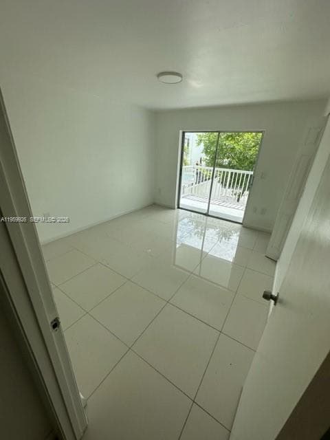 3527 NE 168th St 202 photo 9
