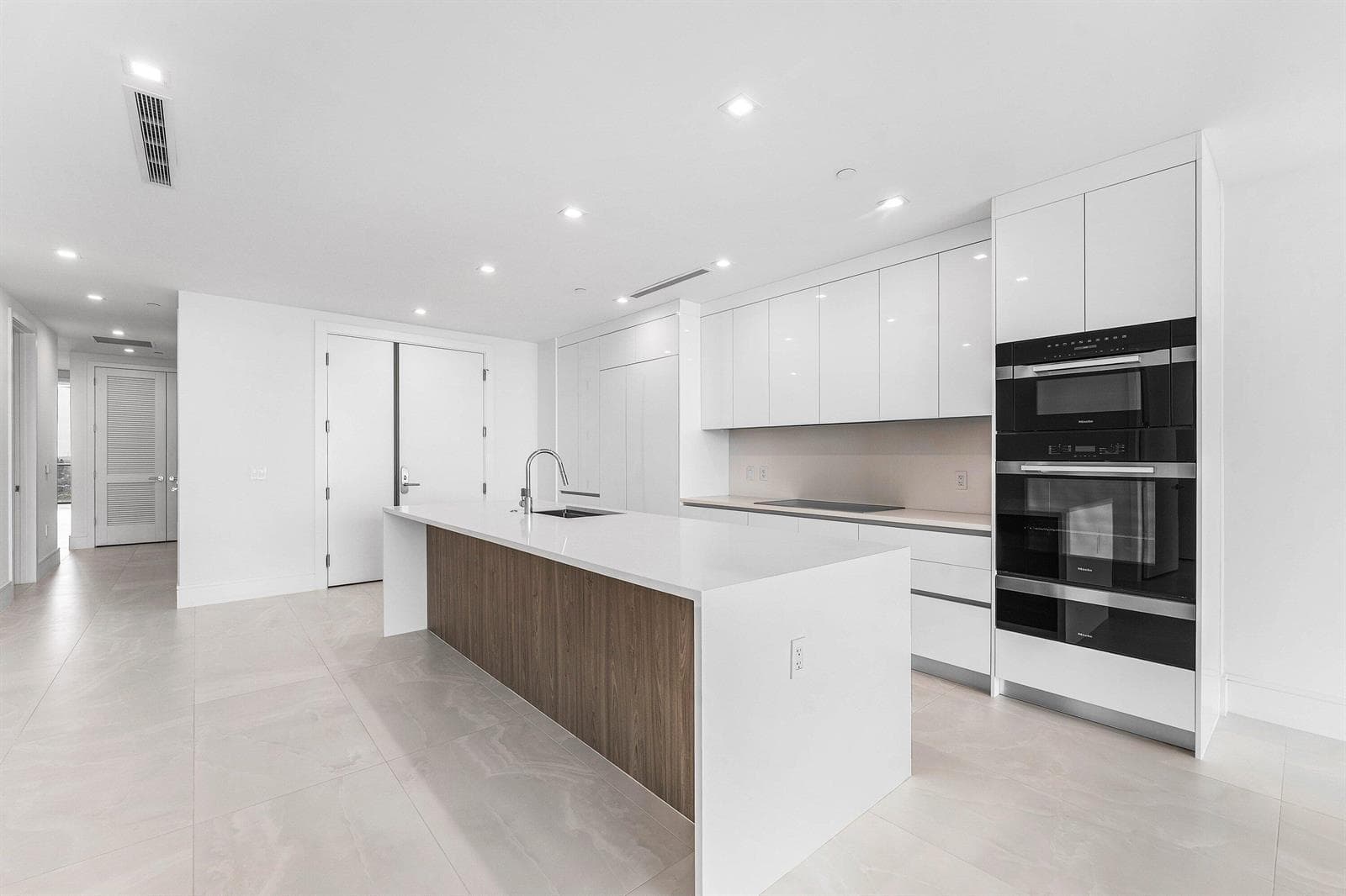 220 Lake Shore Drive 1006 photo 6