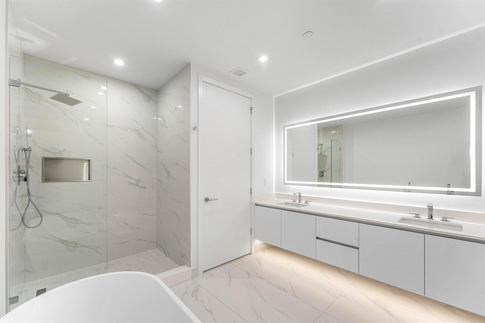 220 Lake Shore Drive 1006 photo 22