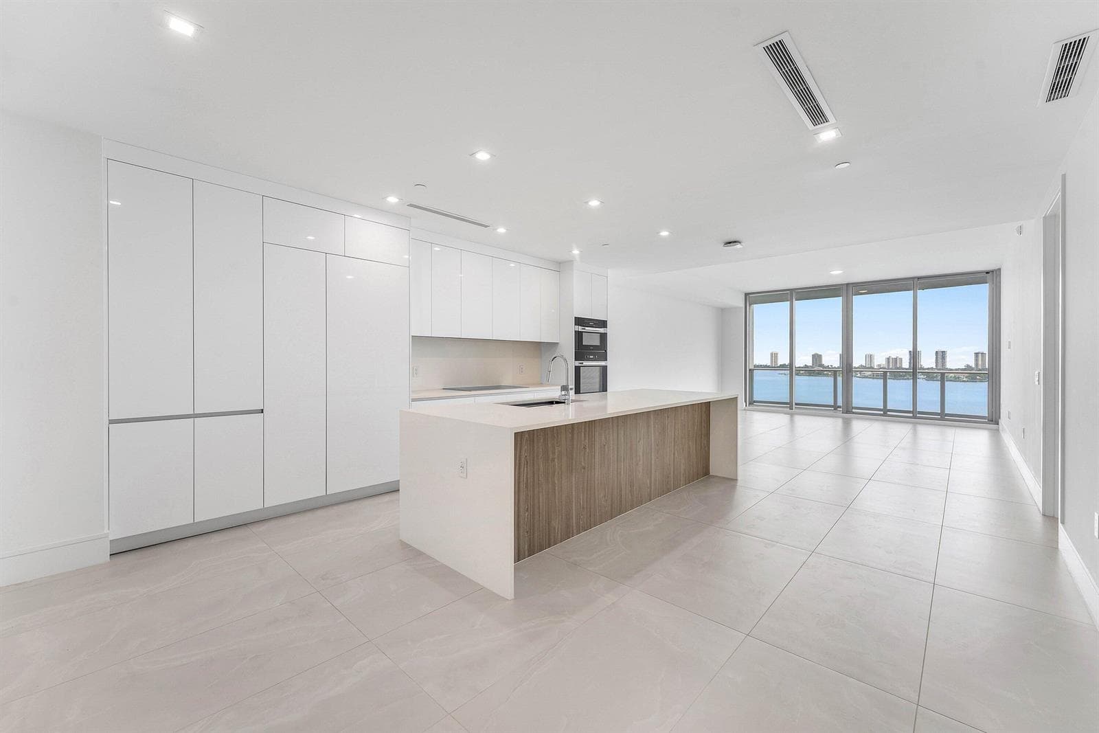 220 Lake Shore Drive 1006 photo 5