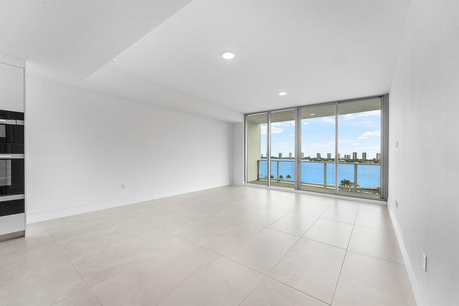 220 Lake Shore Drive 1006 photo 8