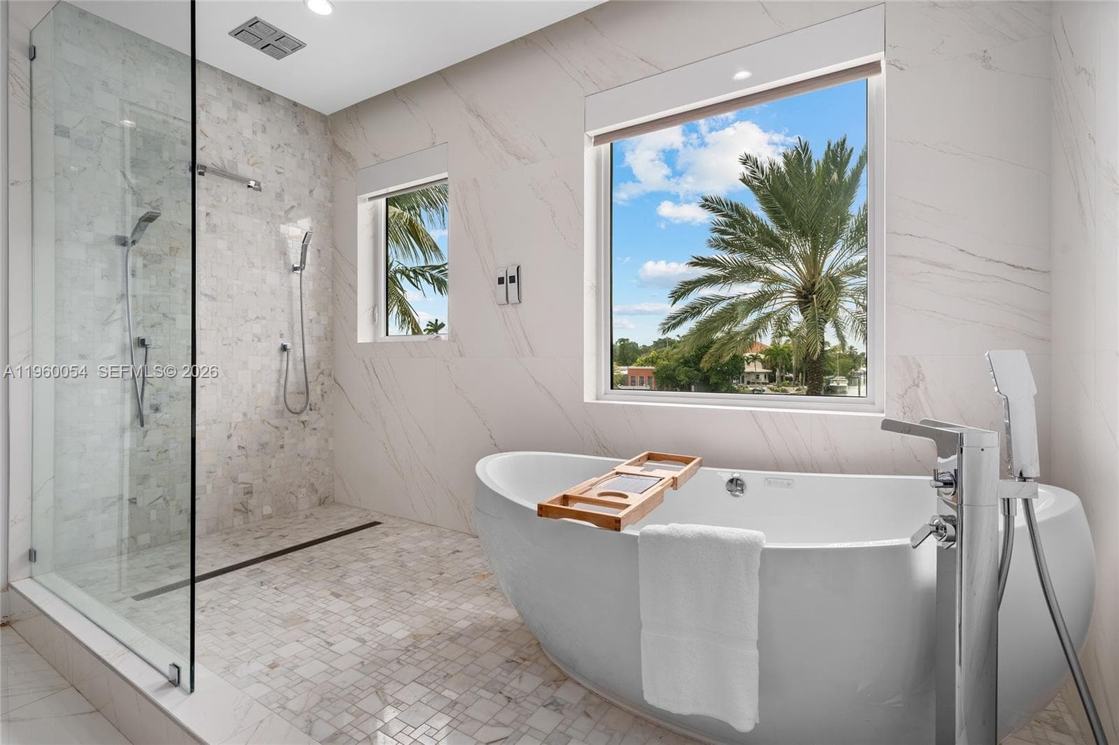 12880 N Bayshore Dr photo 20