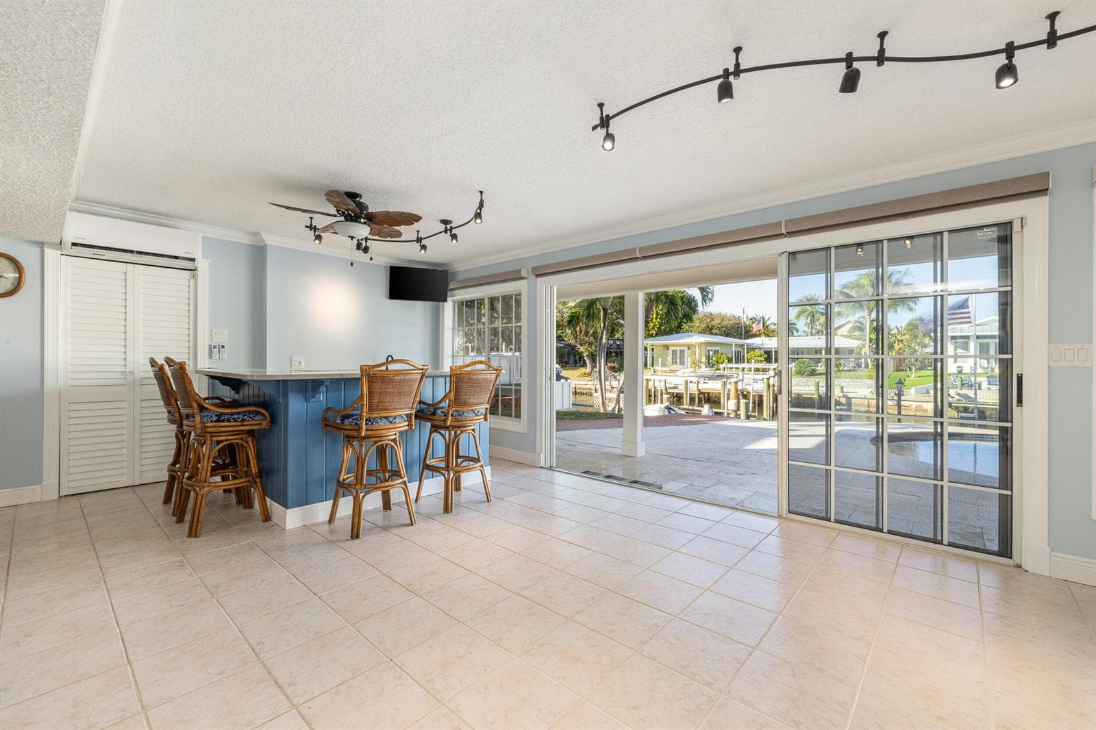 733 Jacana Way photo 17