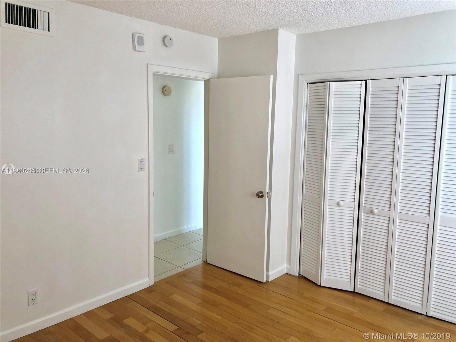 121 Golden Isles Dr 407 photo 17