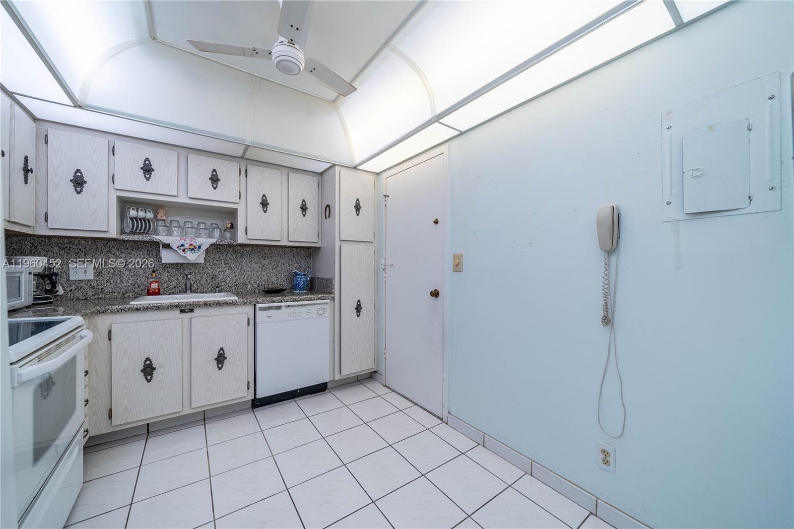 3800 S Ocean Dr 508 photo 12