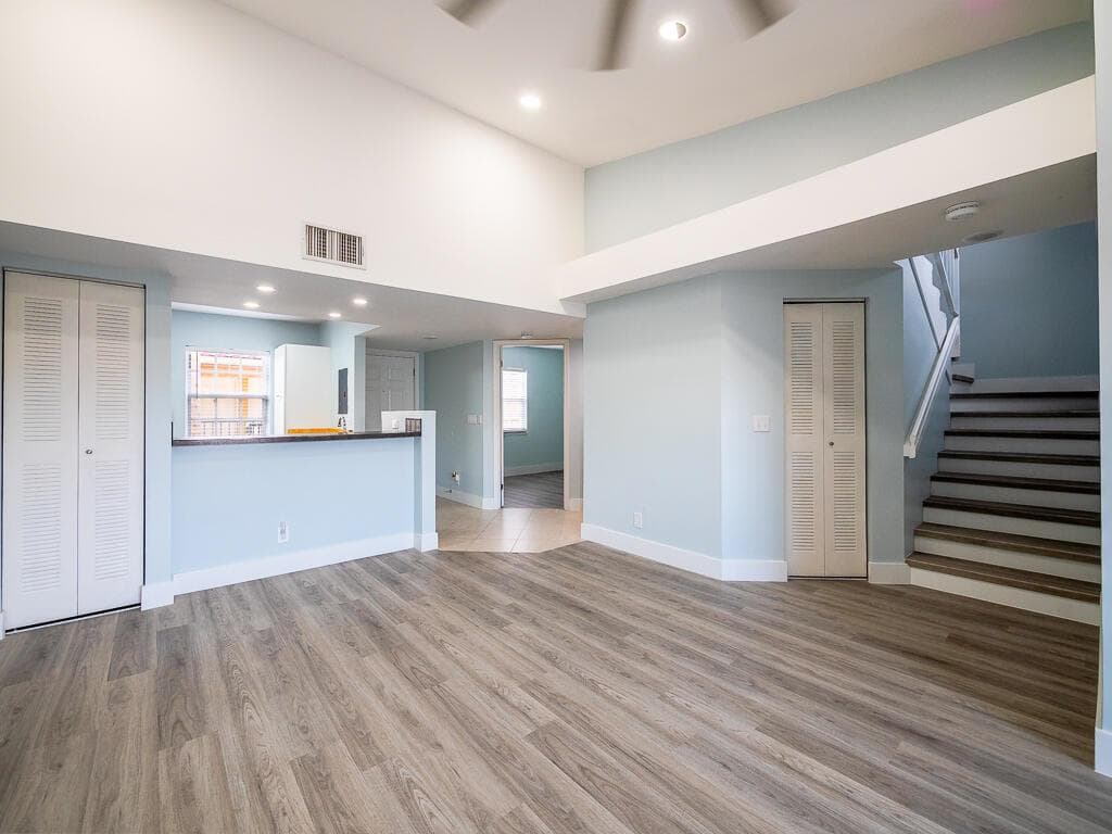 1020 Lake Shore Drive 202 photo 9