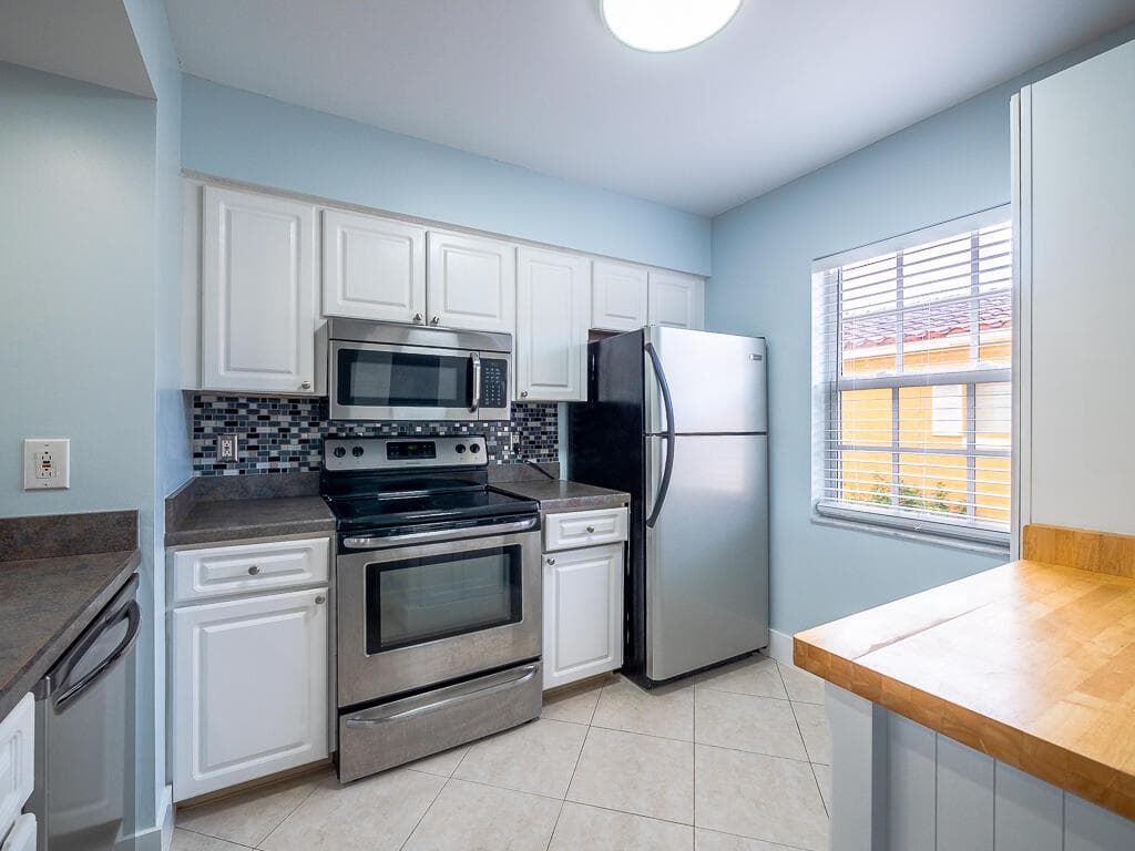 1020 Lake Shore Drive 202 photo 10
