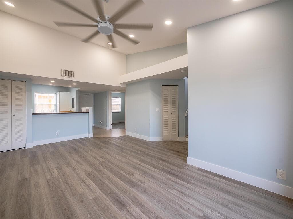 1020 Lake Shore Drive 202 photo 8