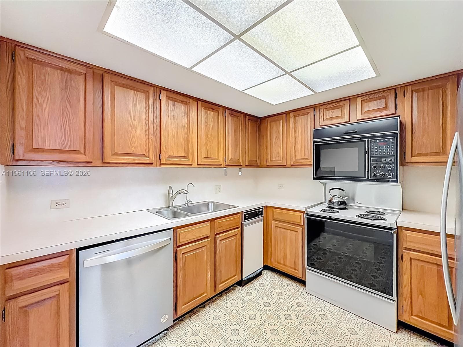1710 S Ocean Ln 404 photo 17