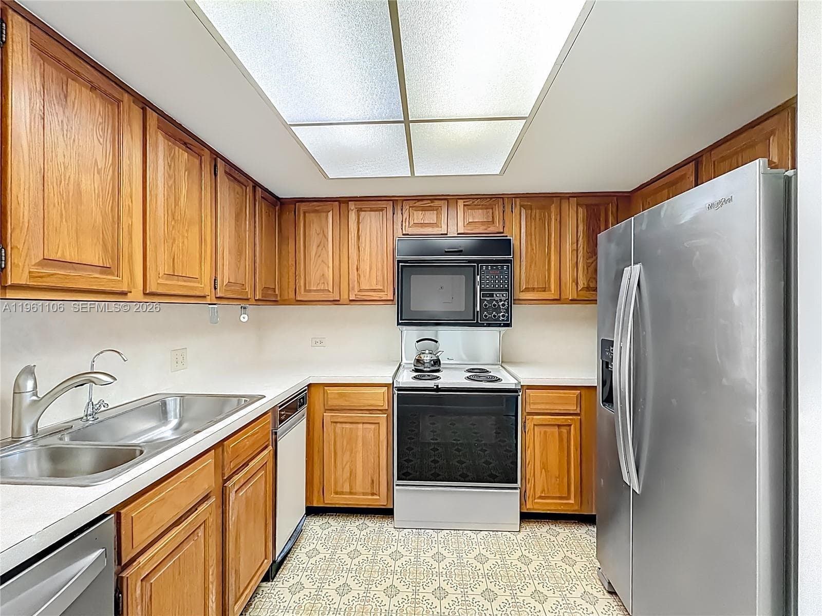 1710 S Ocean Ln 404 photo 18