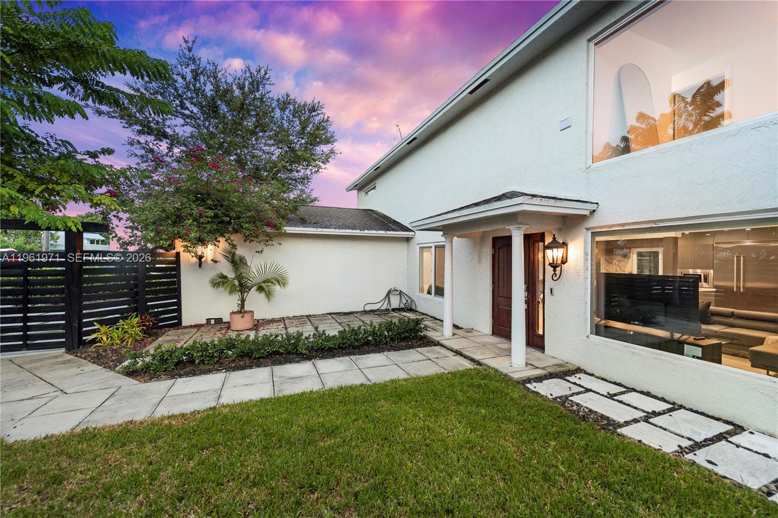 1617 SW 17th Ave photo 3