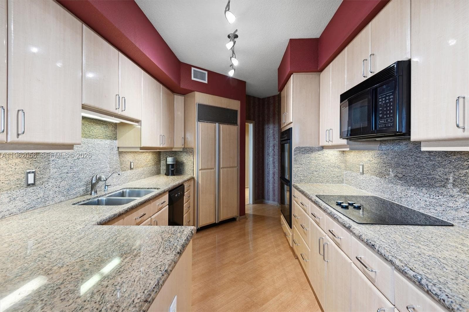 6051 N Ocean Dr 602 photo 8