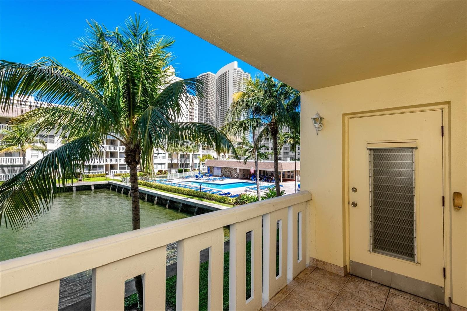 1891 S Ocean Drive 207 photo 2