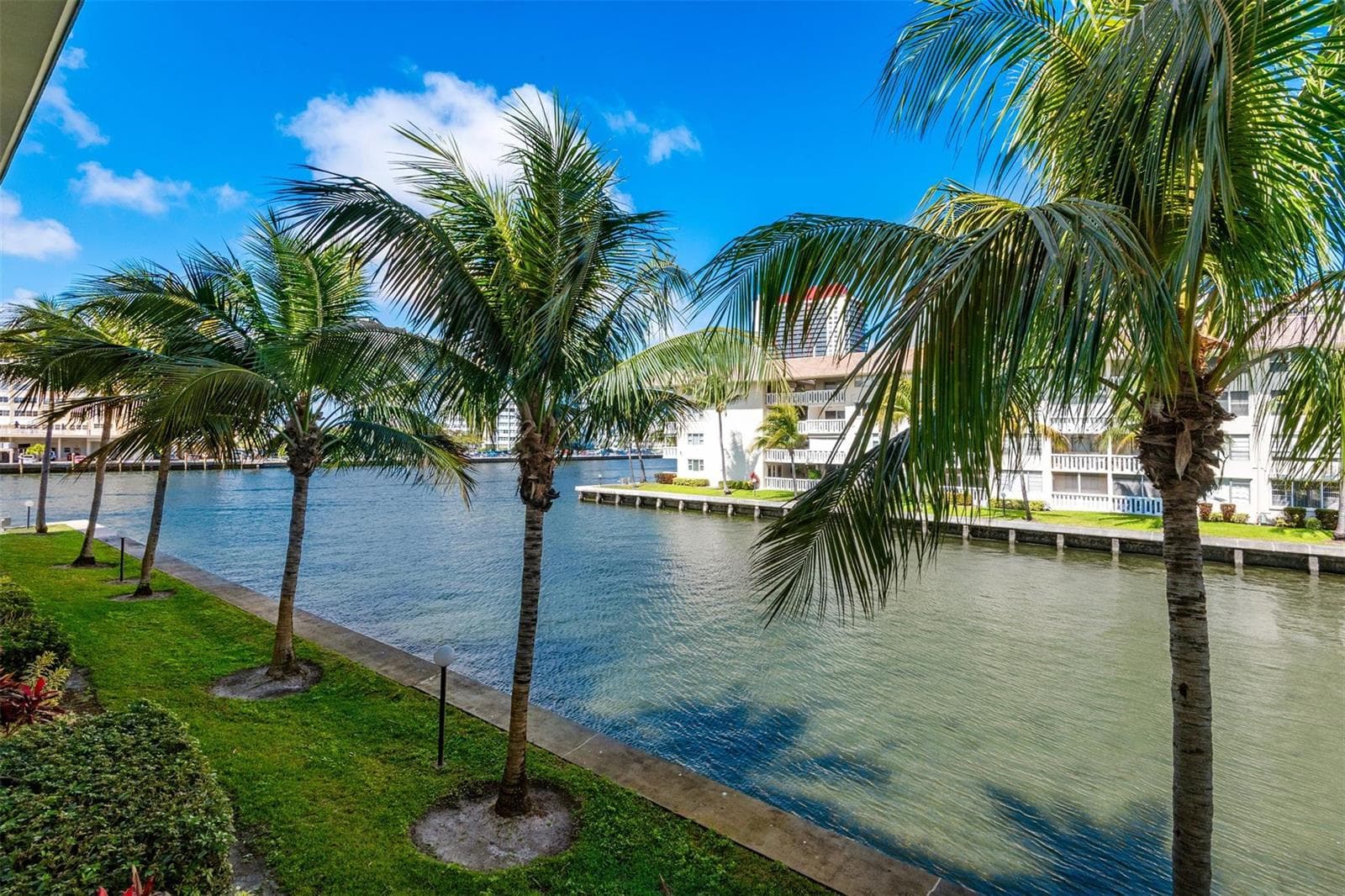 1891 S Ocean Drive 207 photo 1